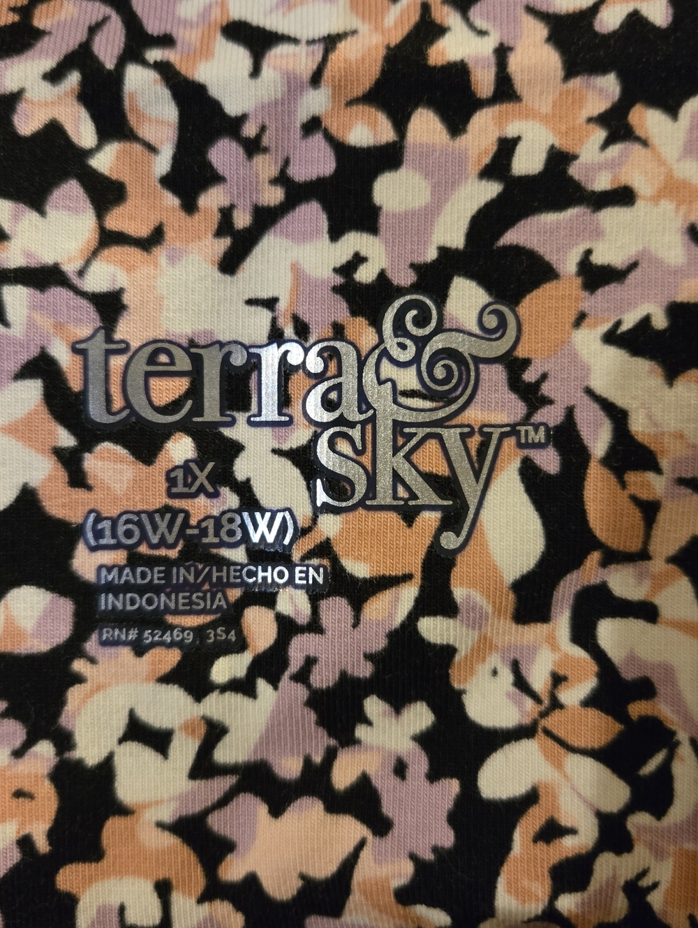 Terra & Sky Womens New Camo Petals Soft Violet Bike Shorts 1X (16W-18W) NWT - Picture 4 of 6
